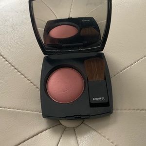 Chanel blush